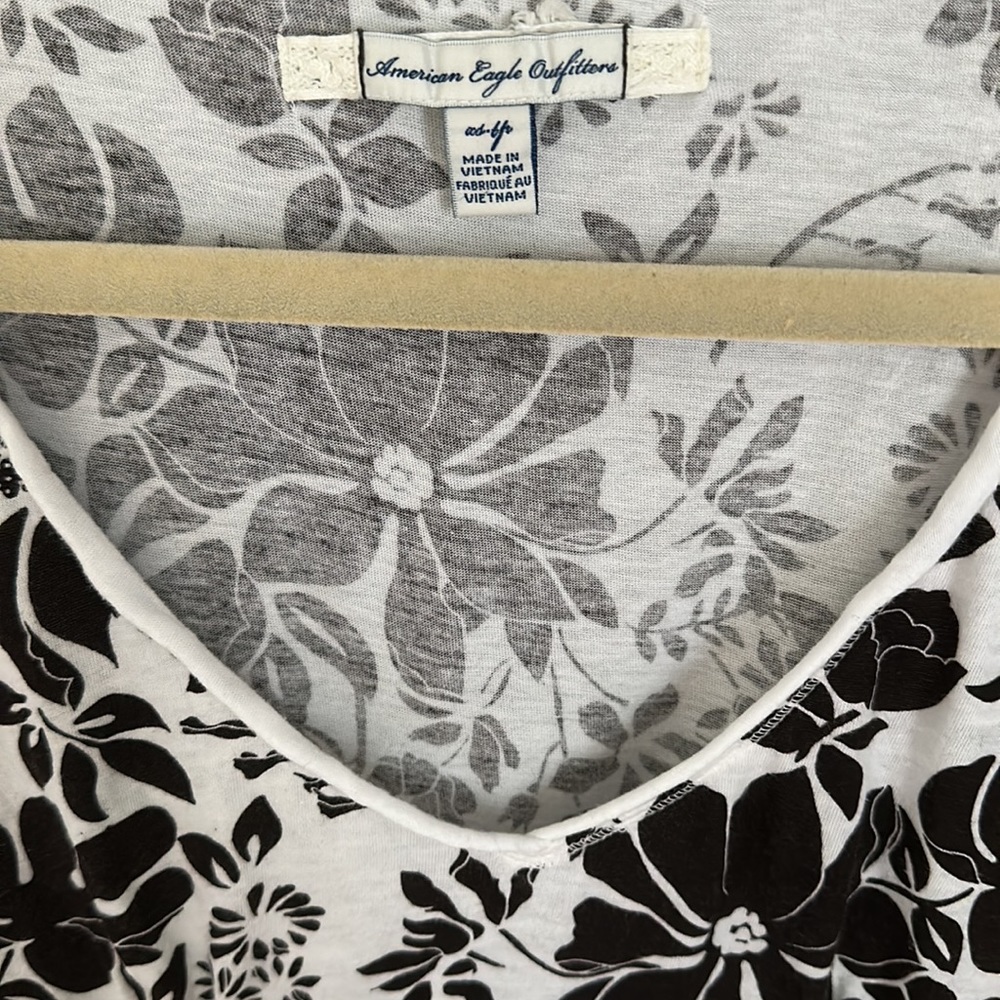 American Eagle Top XS - Picture 2 of 8